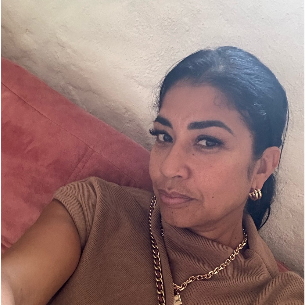 Meet your Posher, Elizabeth